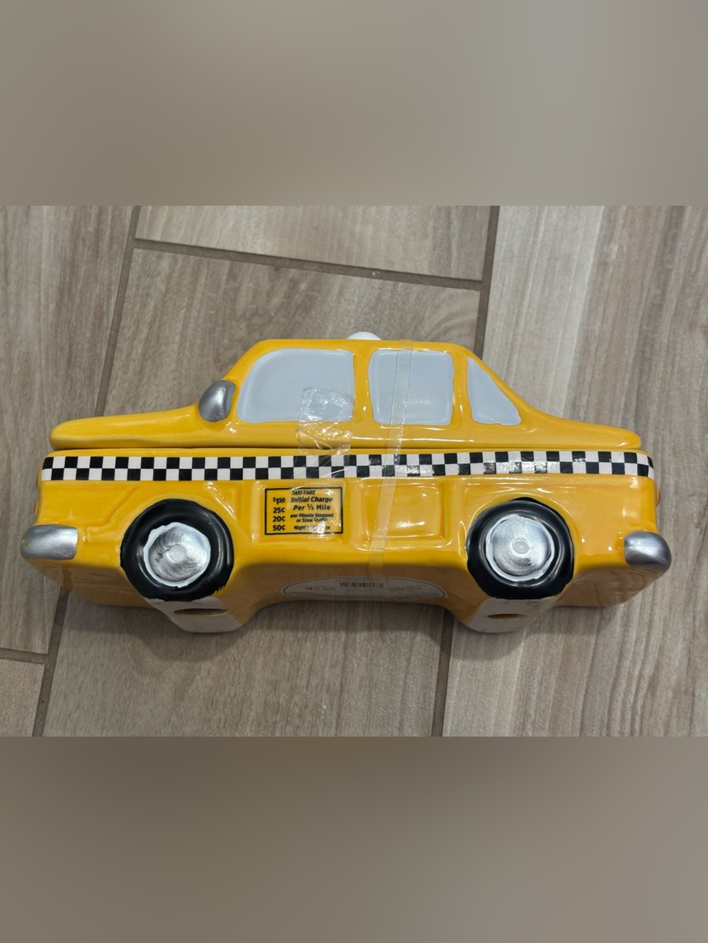 NWT Yellow Taxi Ceramic 3 wick candle  - citrus glow